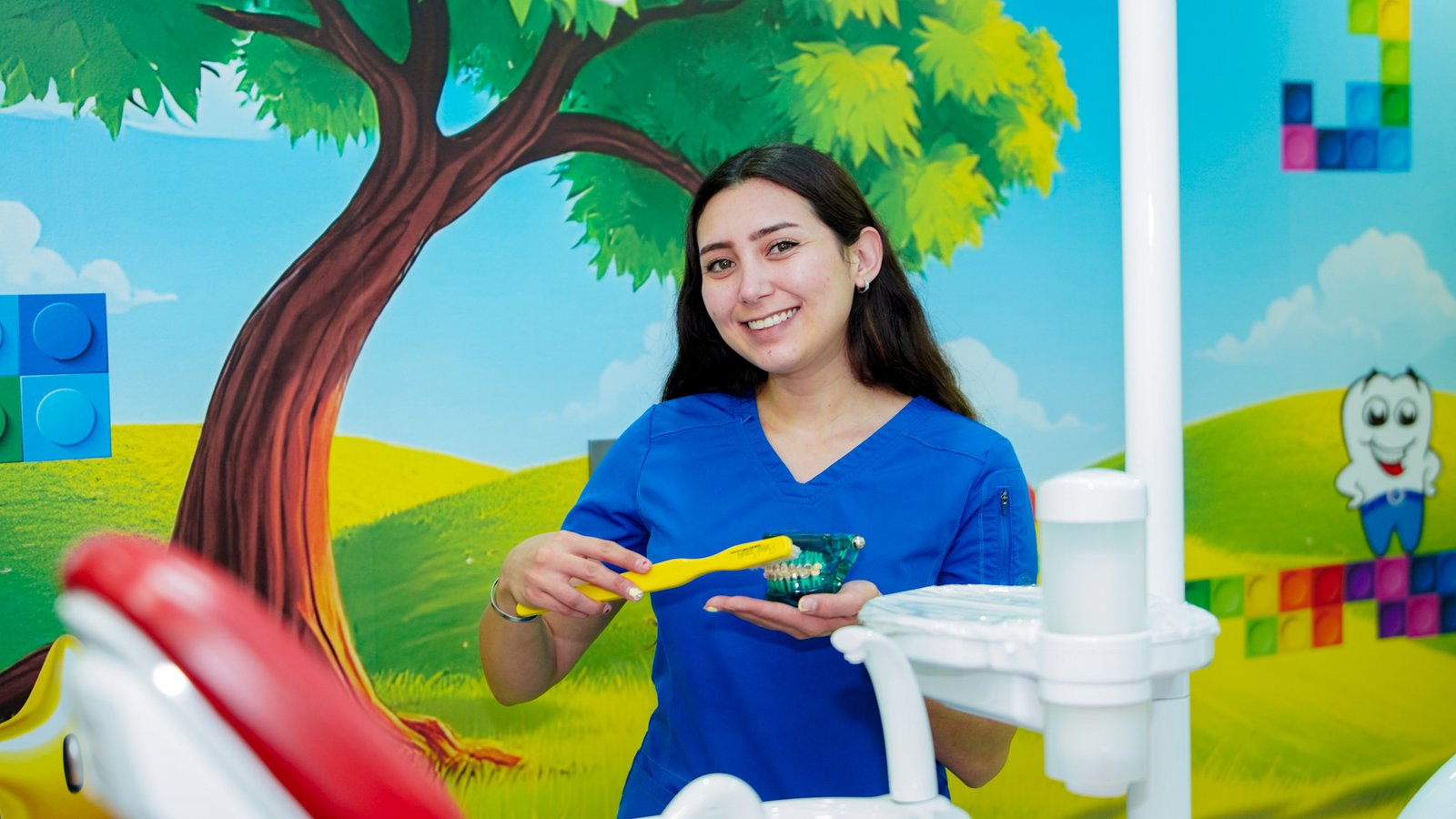 ¿Cuándo debe ser la primera visita al dentista de un bebé?